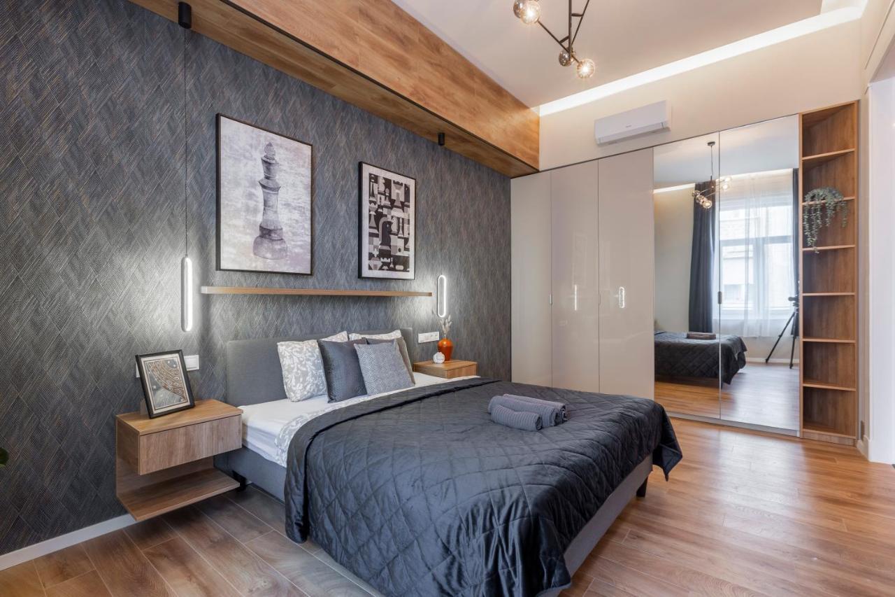 Exclusive Dohany With Balcony Next To The New York Cafe Apartament Budapesta