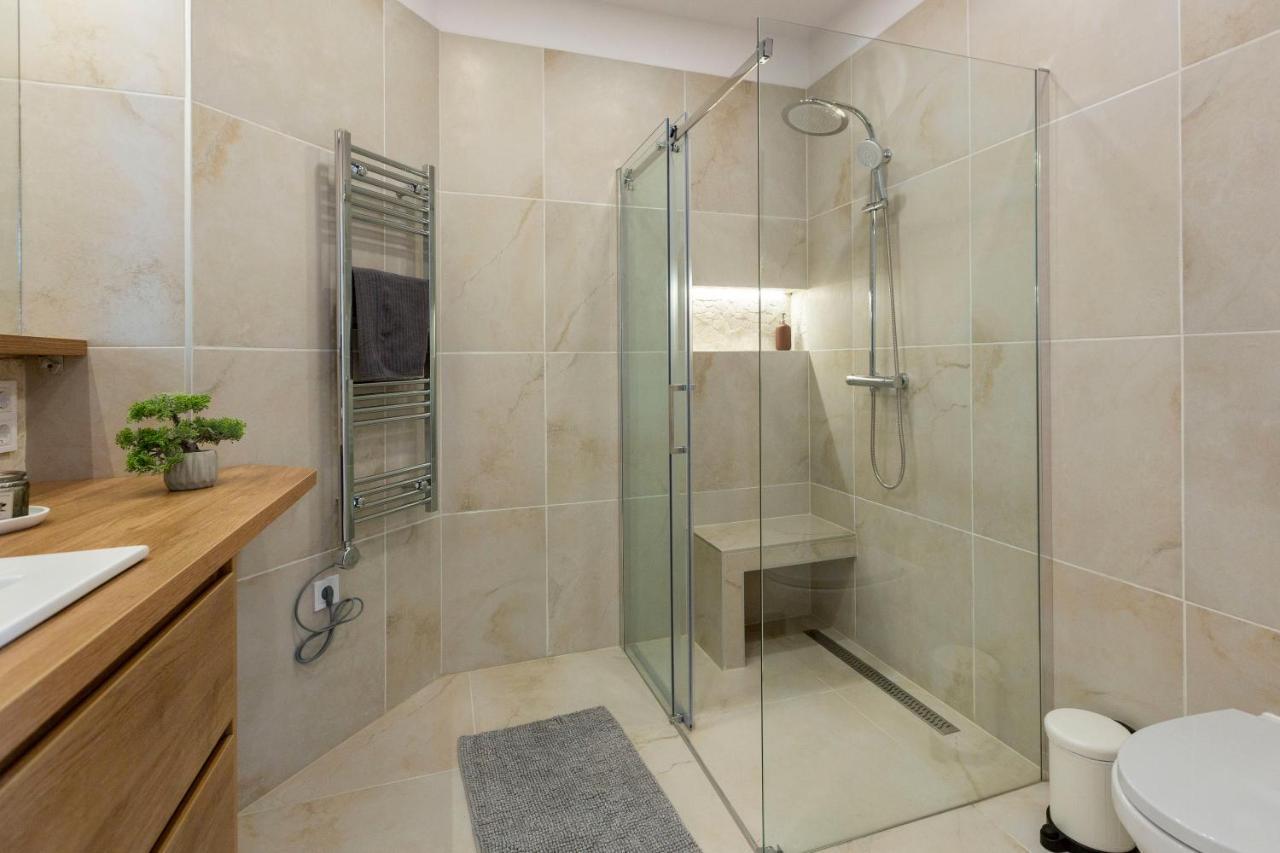 Exclusive Dohany With Balcony Next To The New York Cafe Apartament *