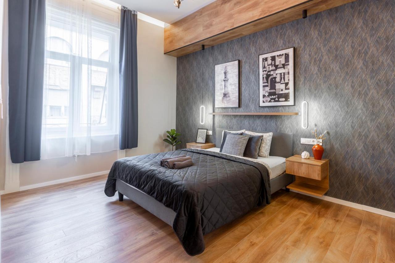 Exclusive Dohany With Balcony Next To The New York Cafe Apartament *